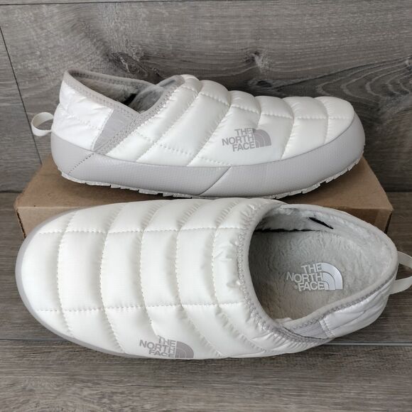The North Face Thermoball Traction Mules Womens 9 White Slip On Loafers Slippers - Picture 1 of 15